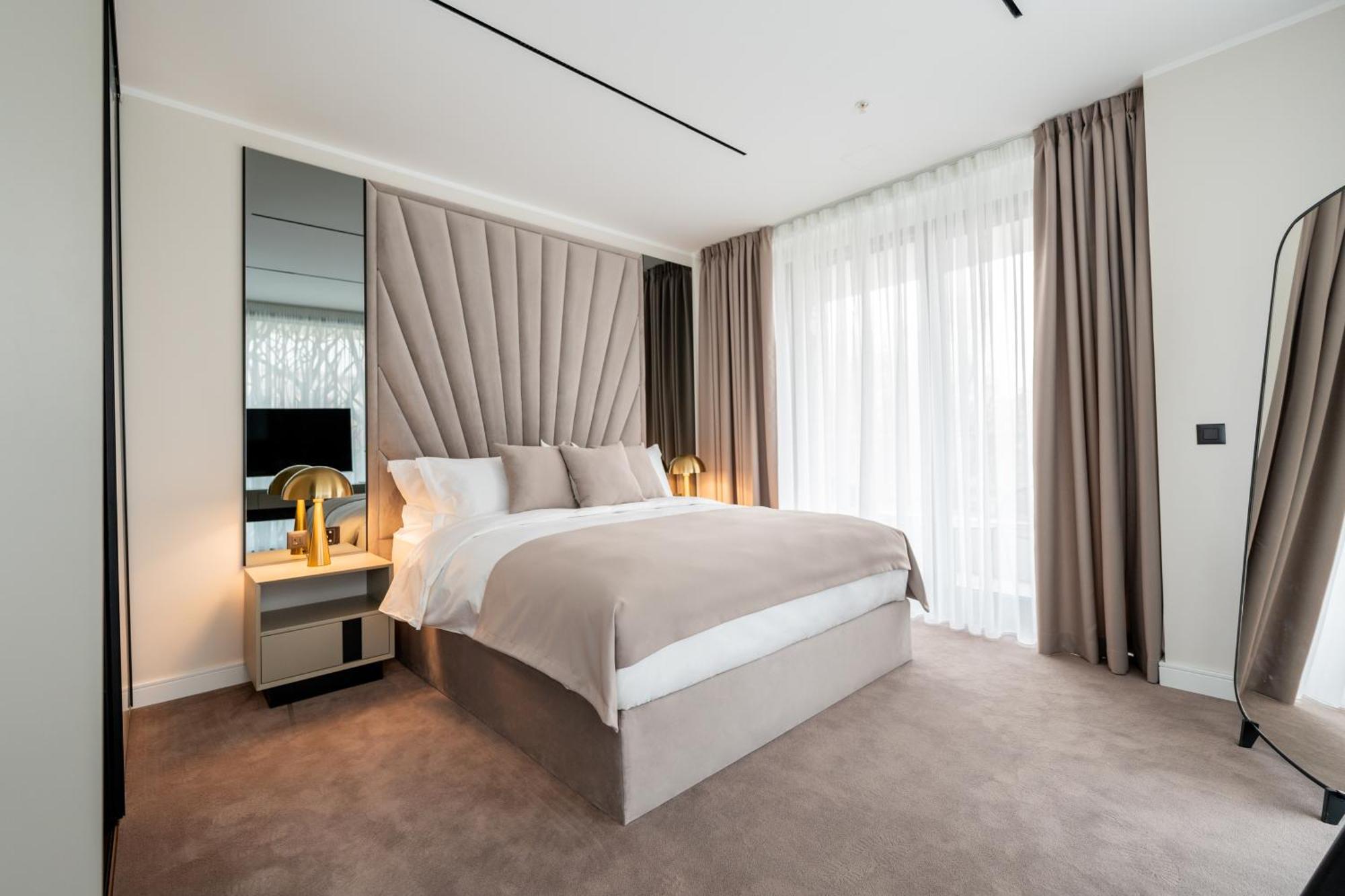 New Belgrade Premium Hotel Exterior photo
