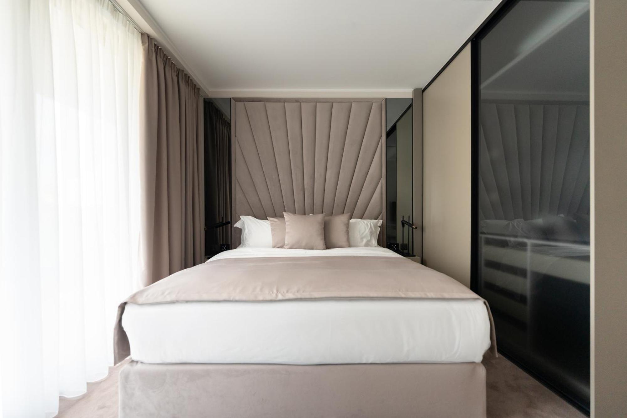 New Belgrade Premium Hotel Exterior photo